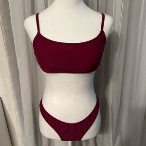 NWOT Burgundy convertable strap Bikini Size M